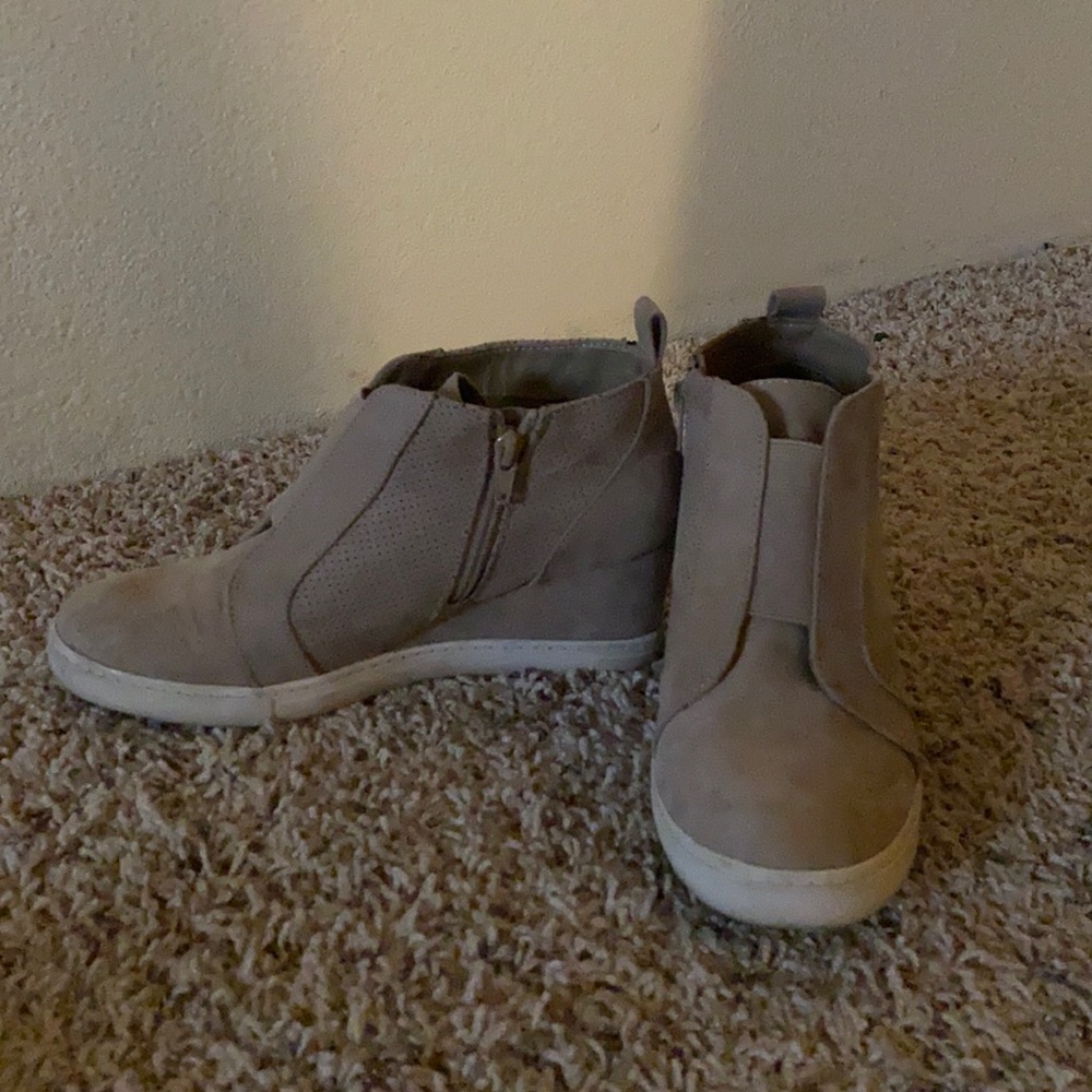 A new day casual wedge shoes